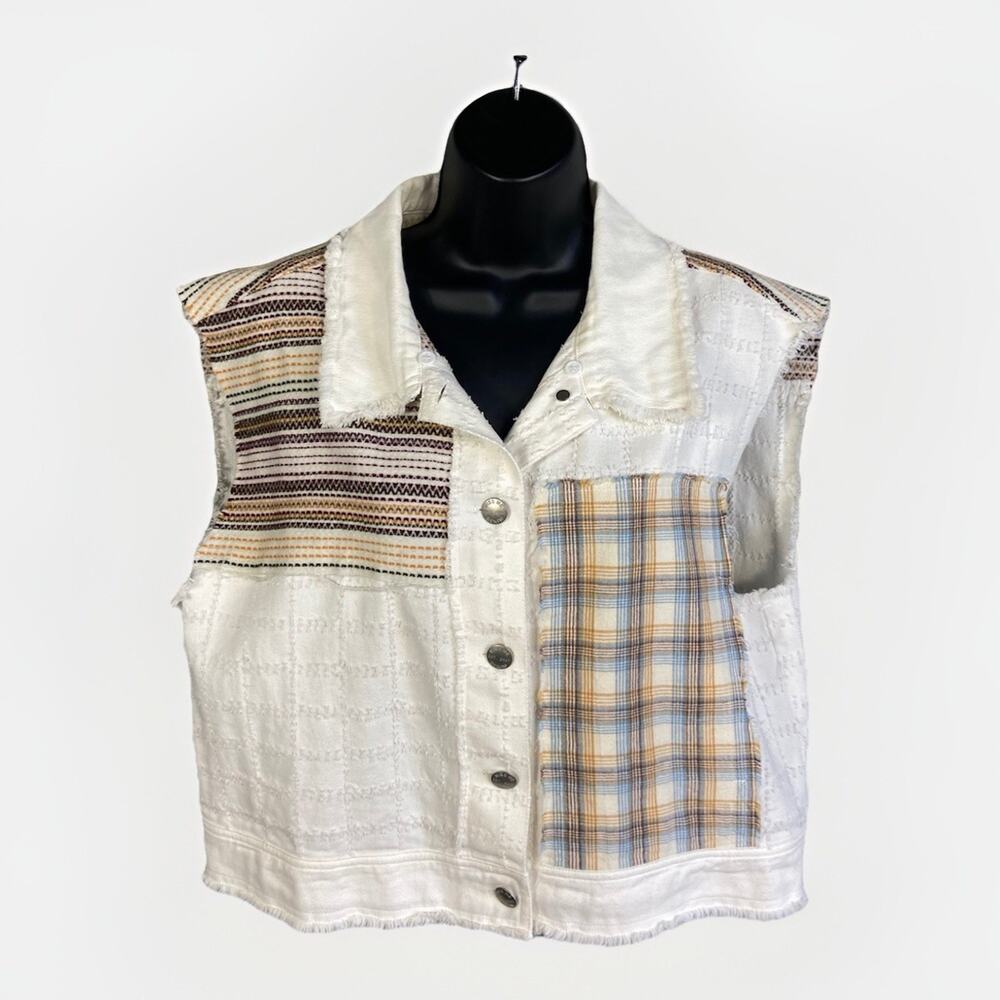 Miss Me Sleeveless Denim Vest Women’s Embroidered With Patches Size Small